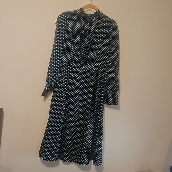 Jane Xaun Dresses & Skirts - Jane Xuan Vintage dress dark green with white polka dots and beads buttons